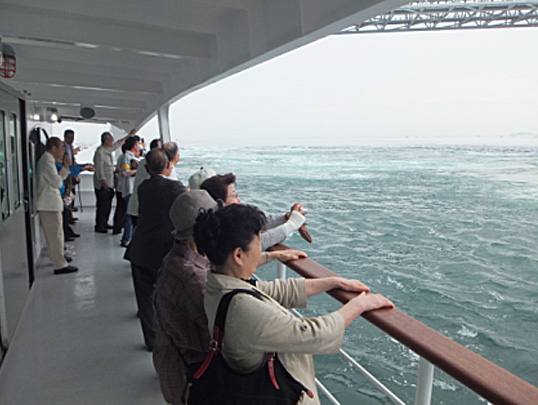 小豆島1泊2日旅行…鳴門の渦潮を目的にした団体旅行です
