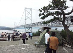 鳴門公園は壮大な鳴門海峡大橋の撮影スポットです